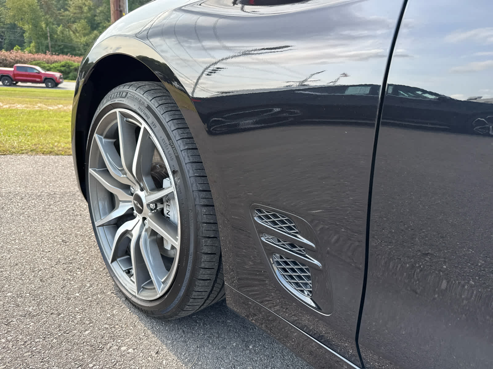 2024 Genesis G70 2.5T