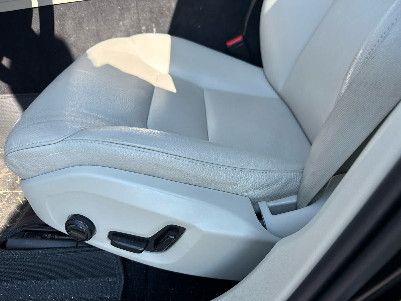 2024 Volvo XC60 Core Dark Theme