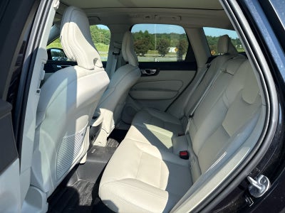 2024 Volvo XC60 Core Dark Theme