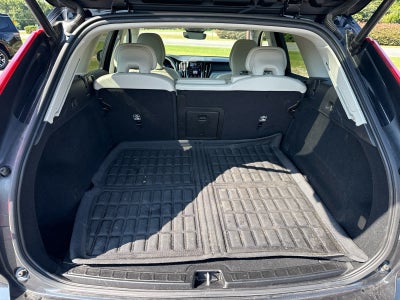 2024 Volvo XC60 Core Dark Theme