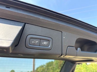 2024 Volvo XC60 Core Dark Theme