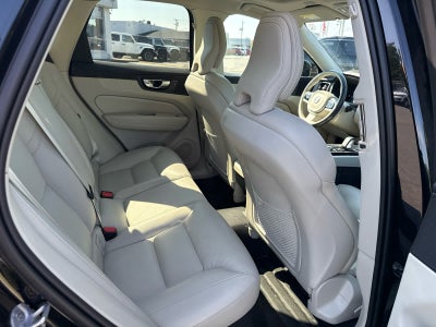 2024 Volvo XC60 Core Dark Theme