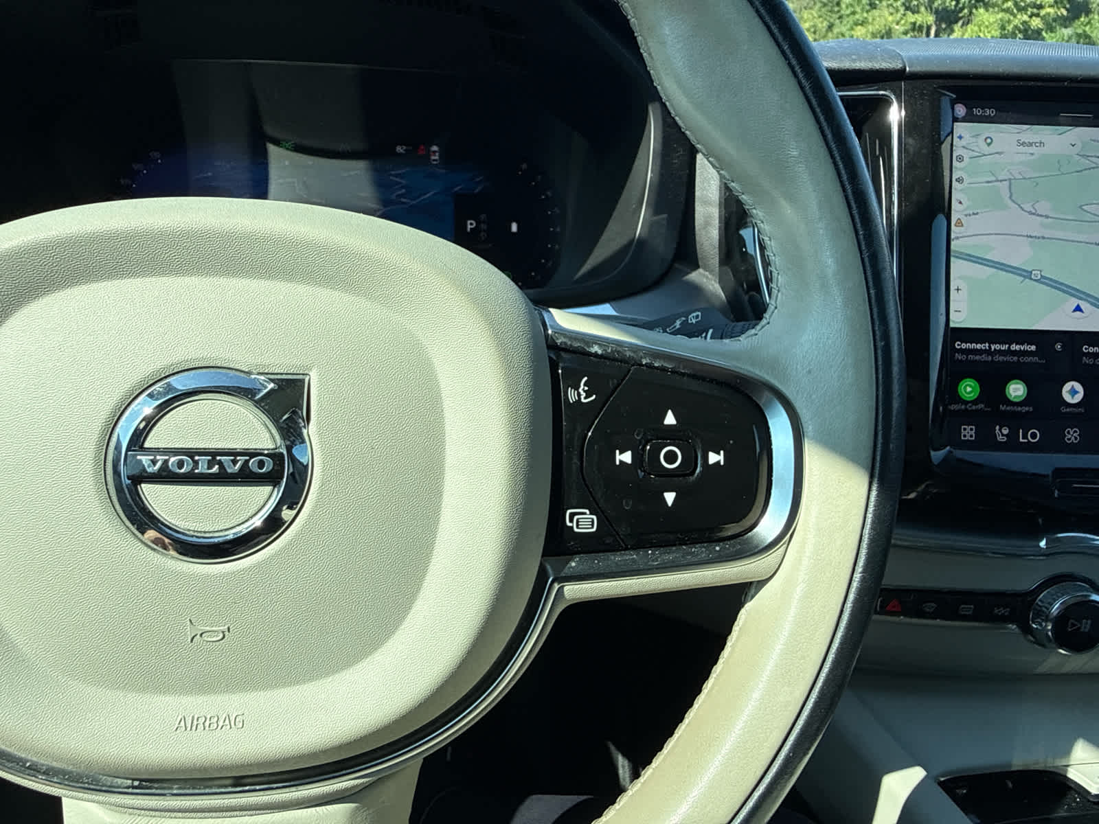 2024 Volvo XC60 Core Dark Theme