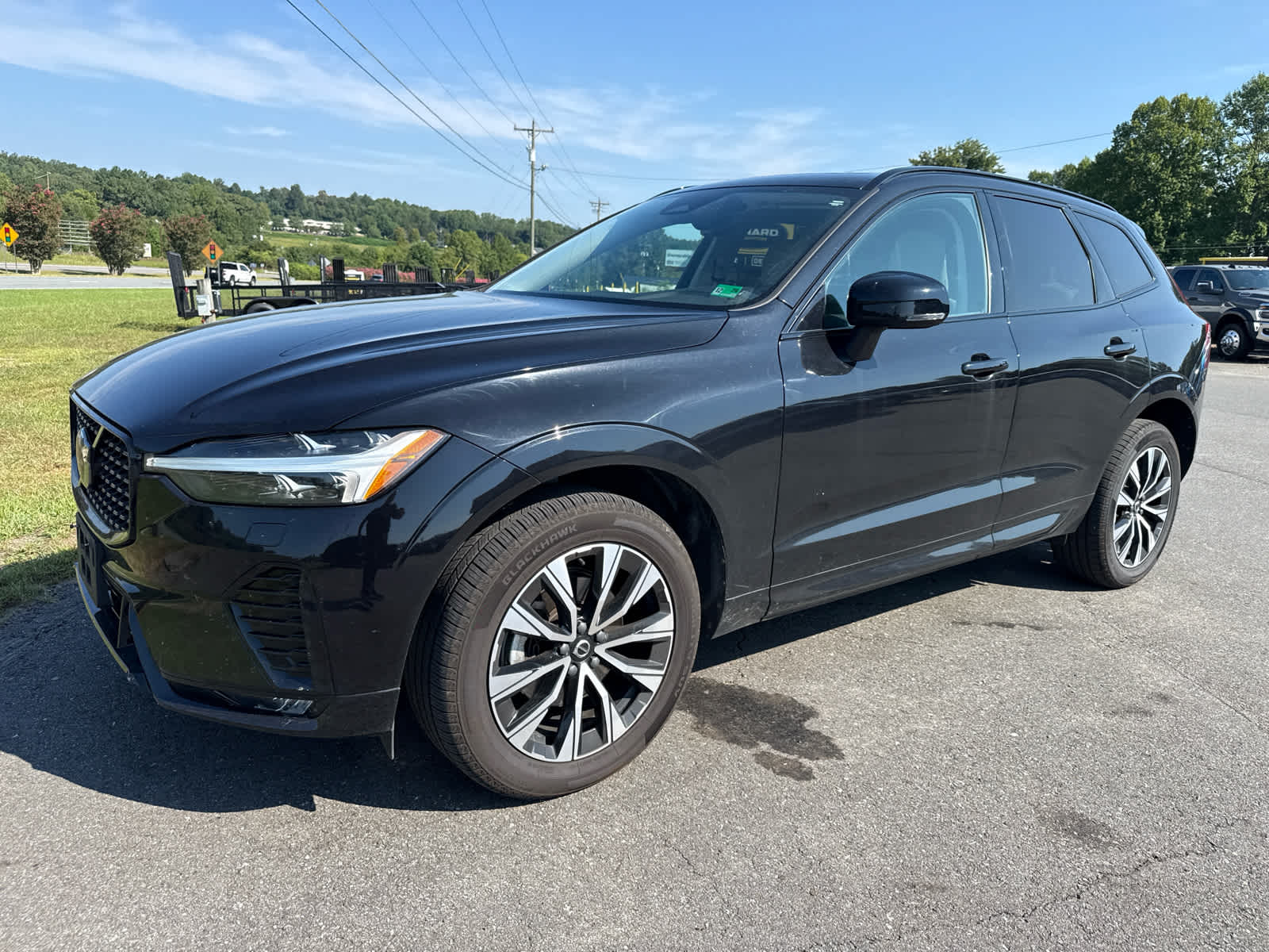 2024 Volvo XC60 Core Dark Theme