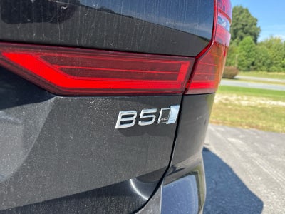 2024 Volvo XC60 Core Dark Theme
