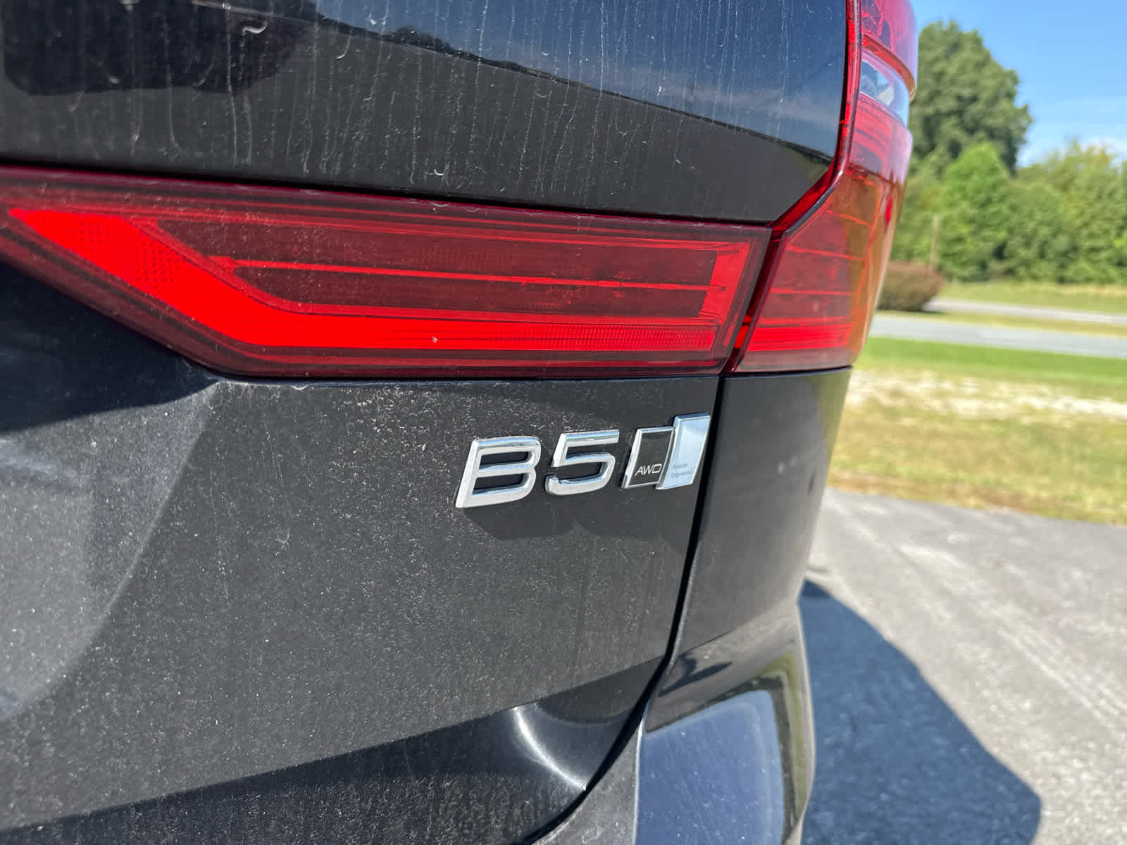 2024 Volvo XC60 Core Dark Theme