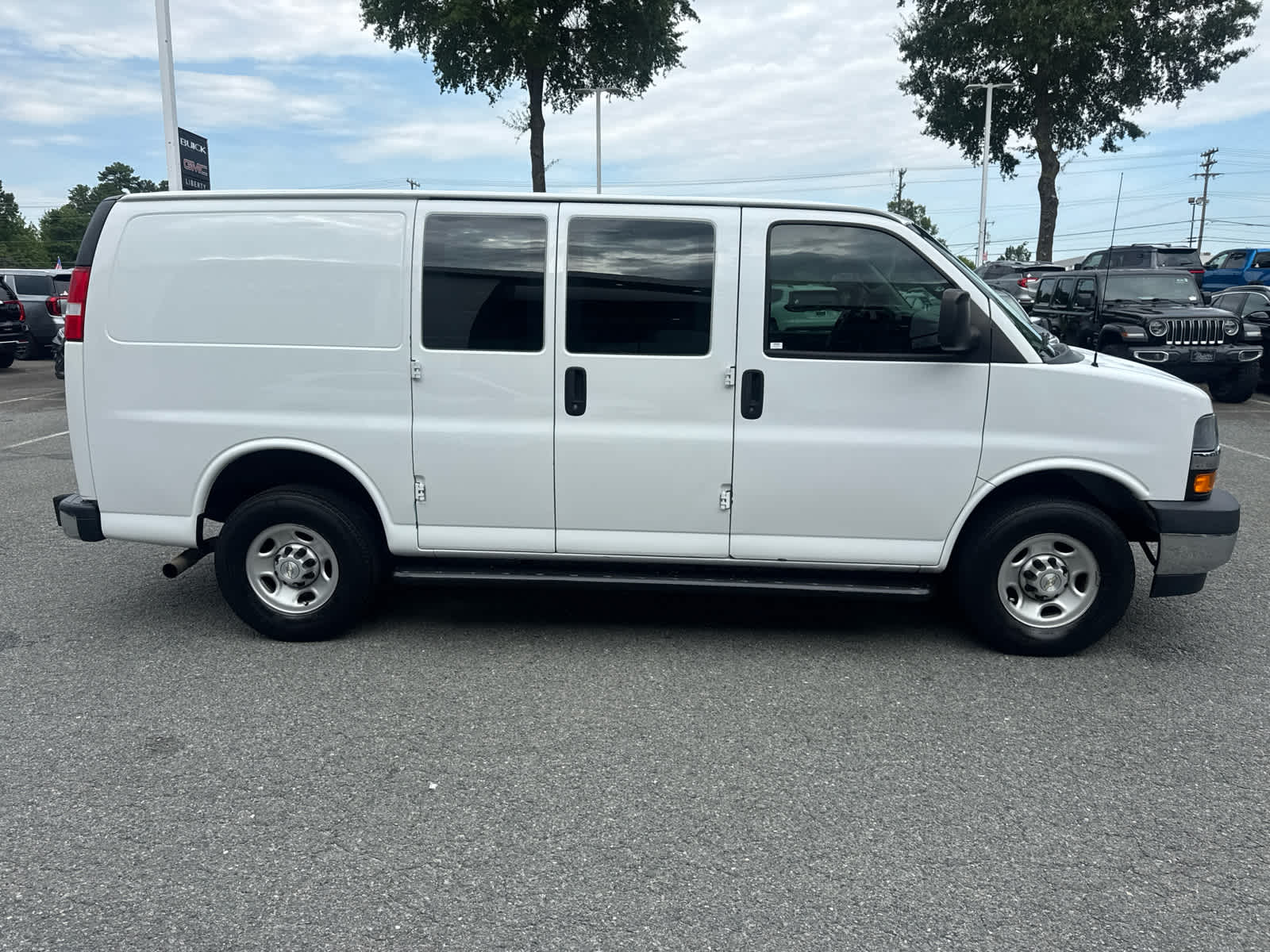 2021 Chevrolet Express Cargo Van RWD 2500 135"