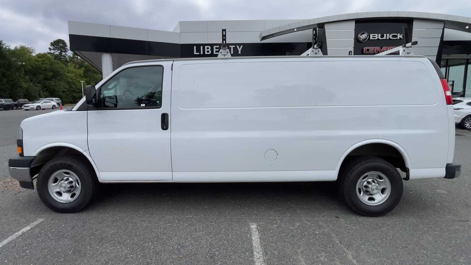 2022 Chevrolet Express RWD 3500 155"