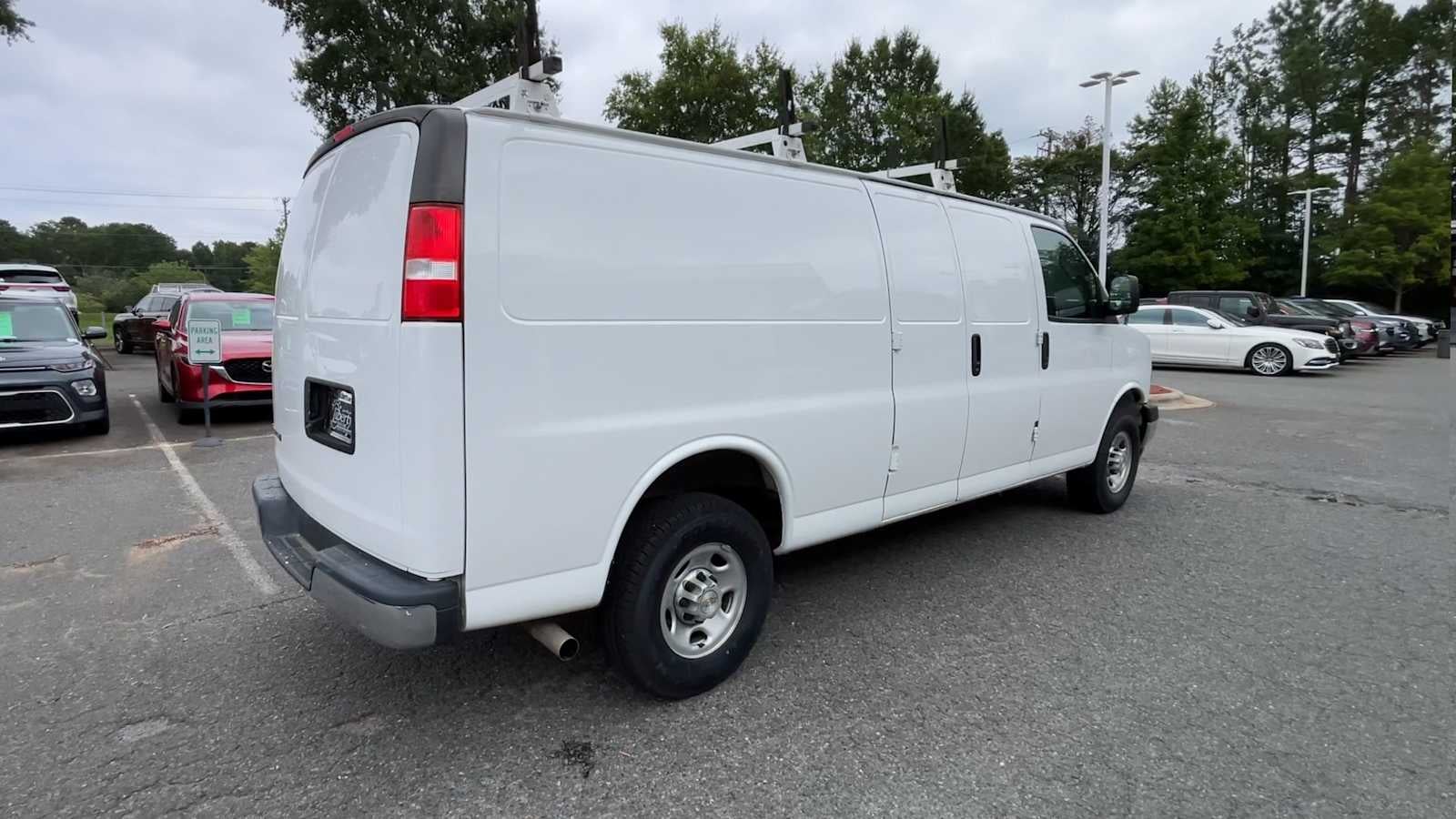 2022 Chevrolet Express RWD 3500 155"