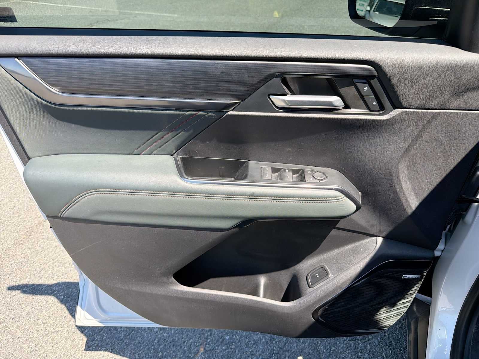 2024 GMC Acadia AWD AT4