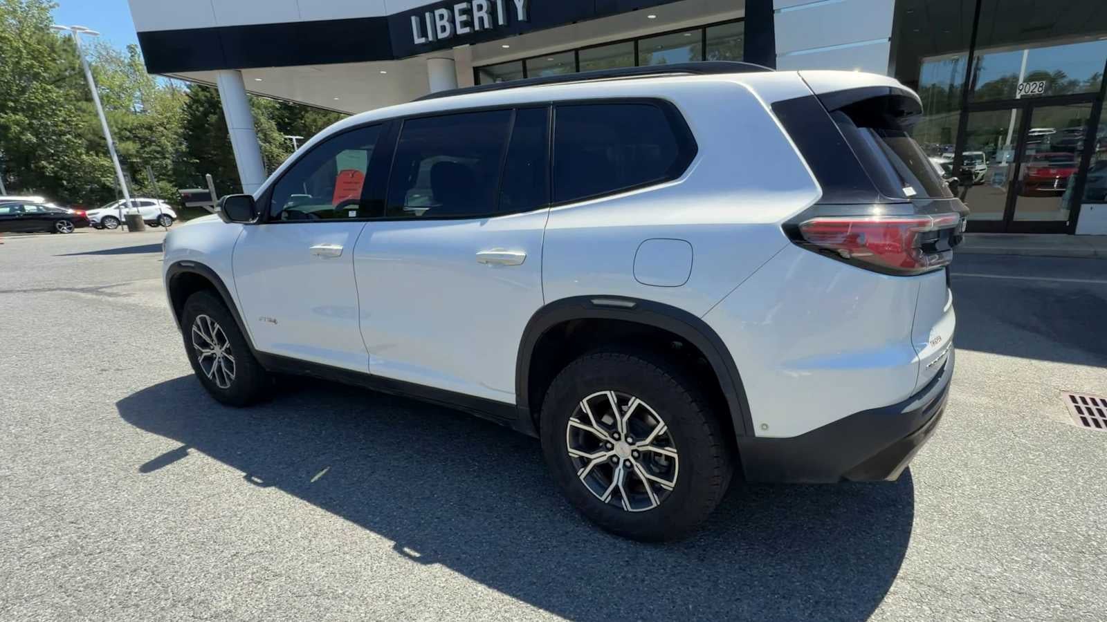 2024 GMC Acadia AWD AT4