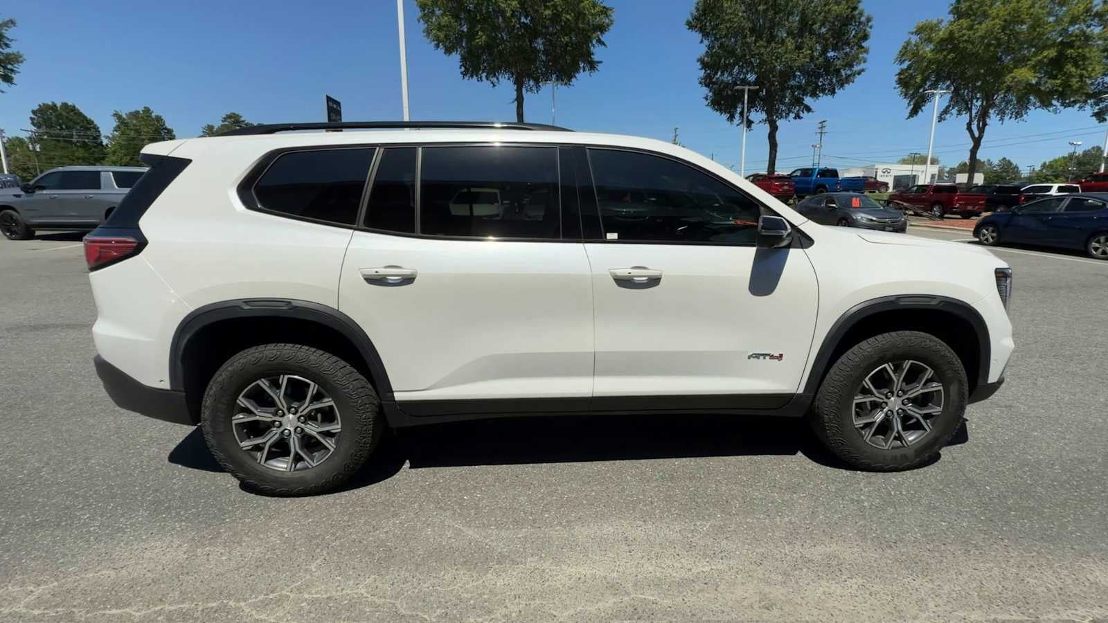 2024 GMC Acadia AWD AT4