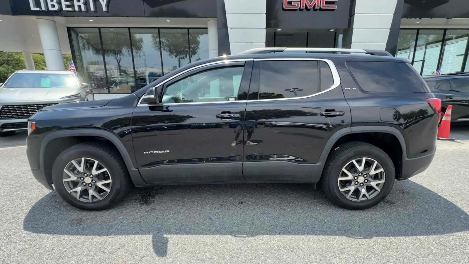 2021 GMC Acadia SLE
