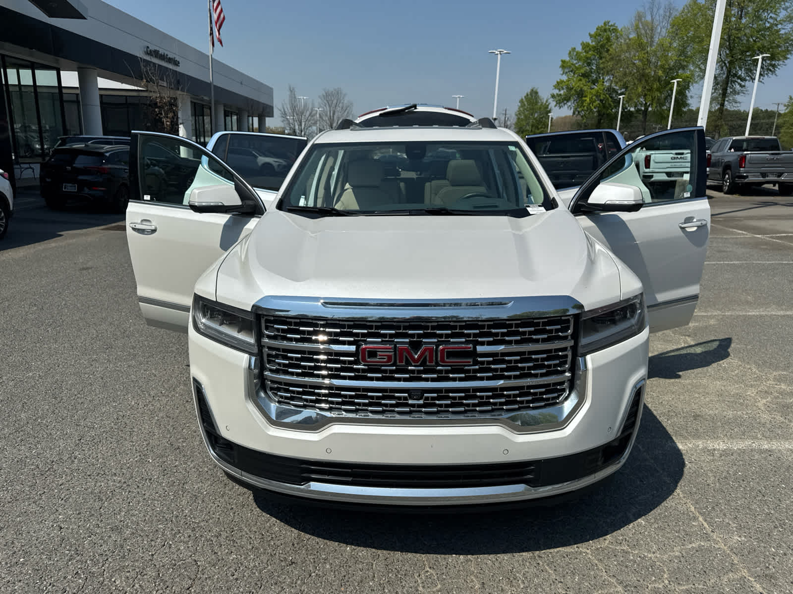 2023 GMC Acadia Denali
