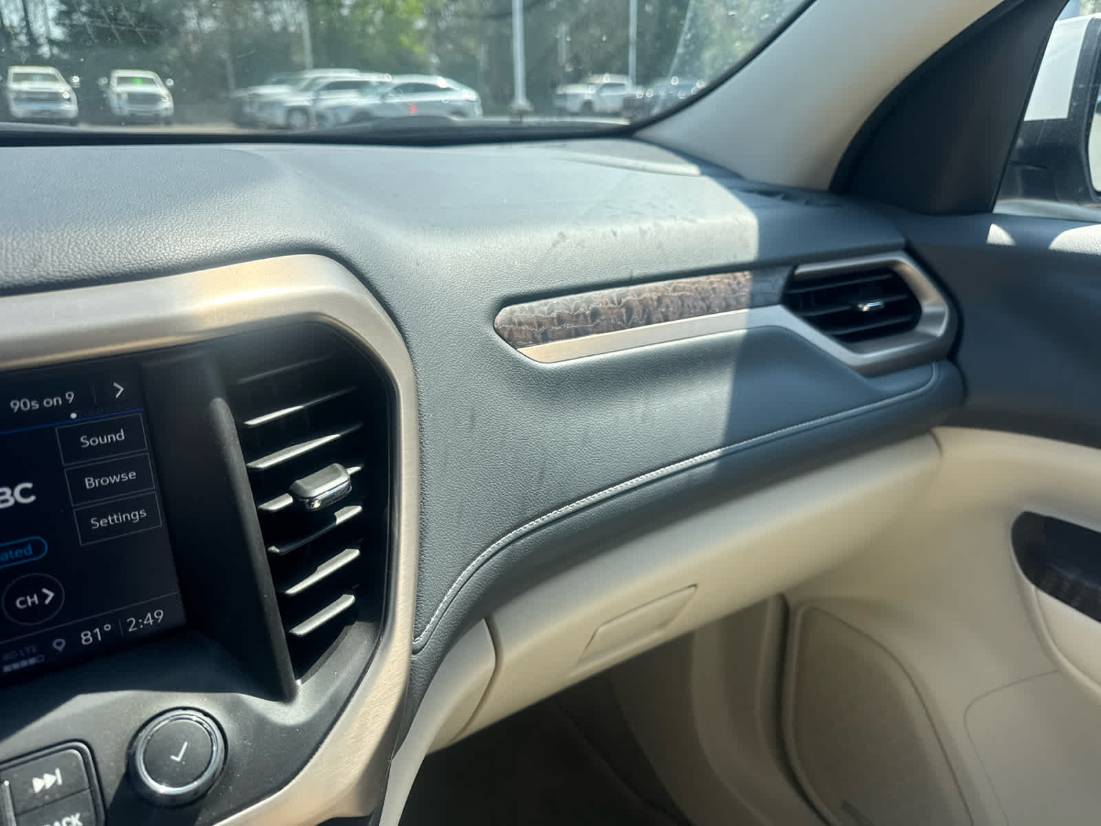 2023 GMC Acadia Denali