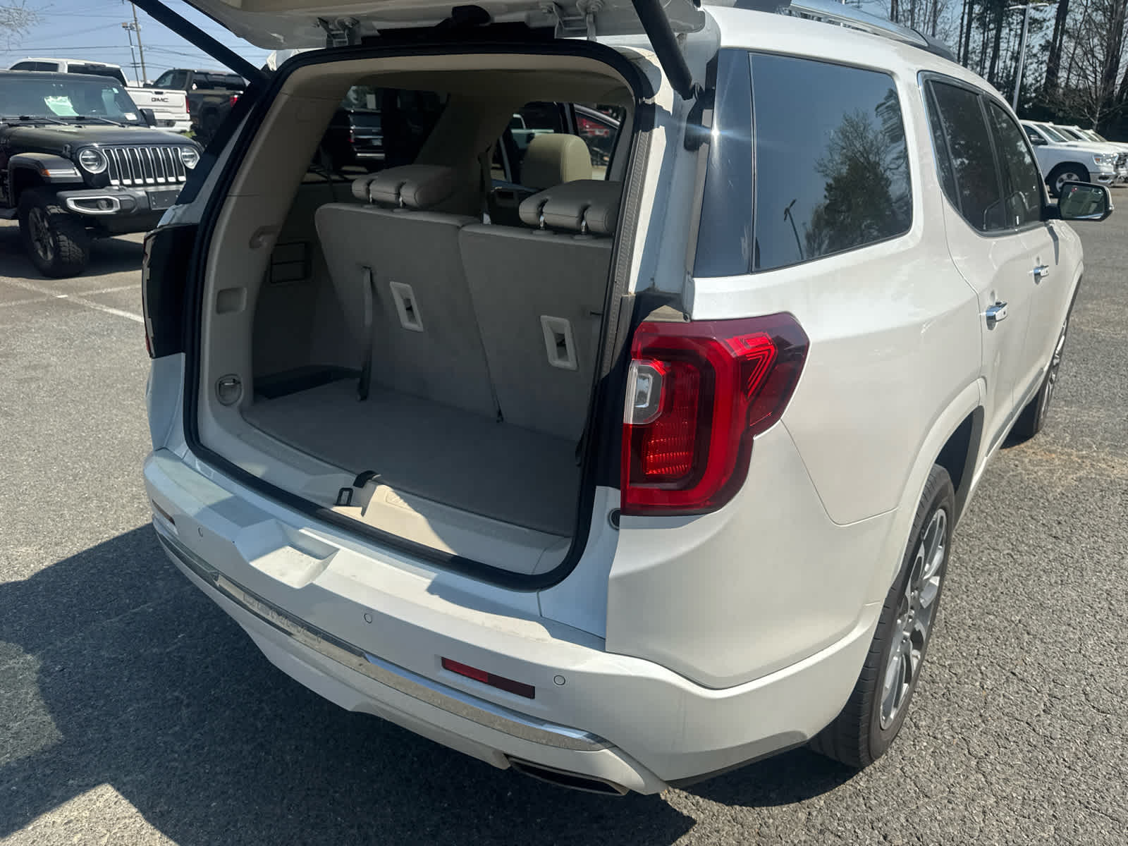 2023 GMC Acadia Denali