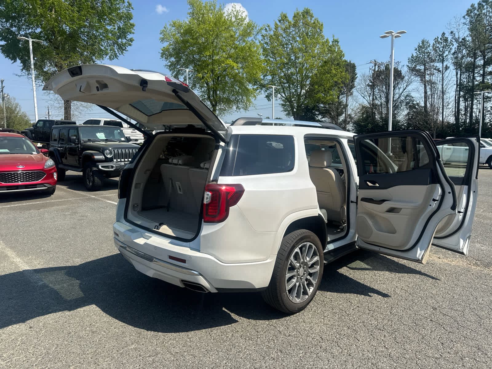2023 GMC Acadia Denali