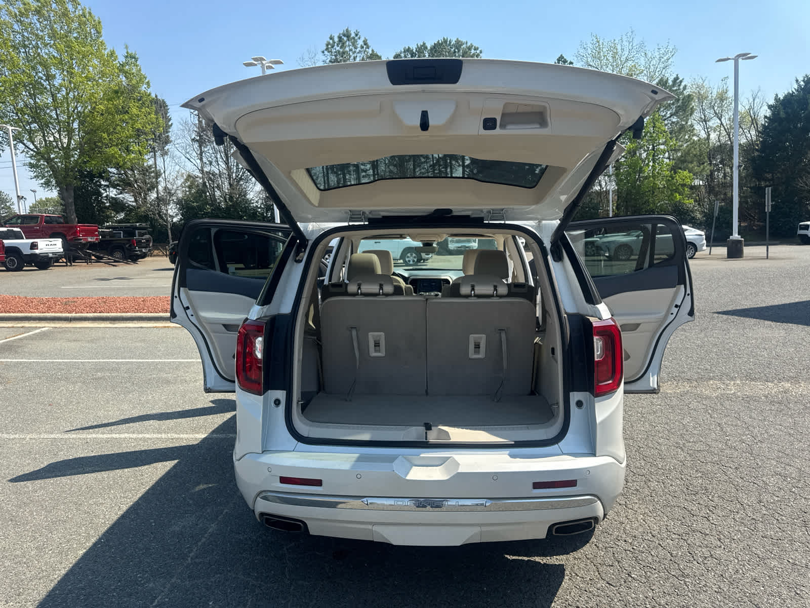 2023 GMC Acadia Denali