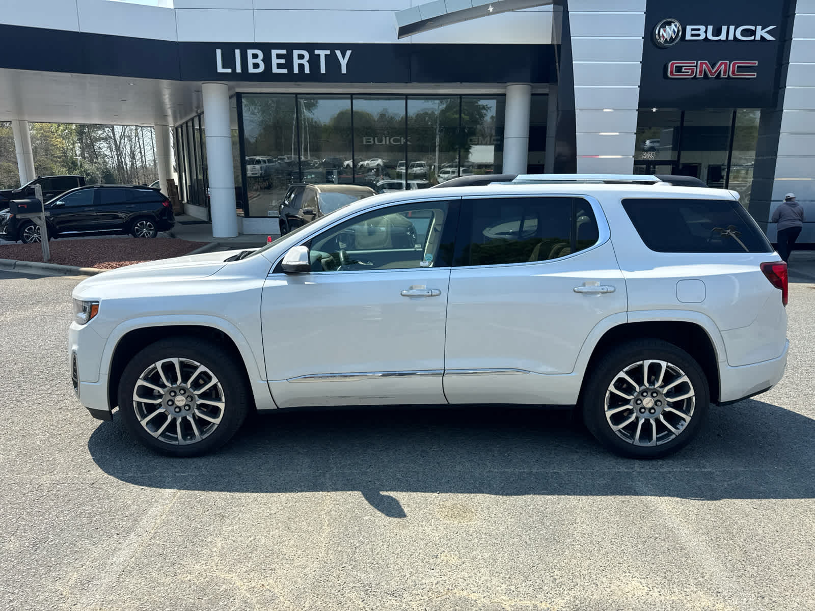 2023 GMC Acadia Denali