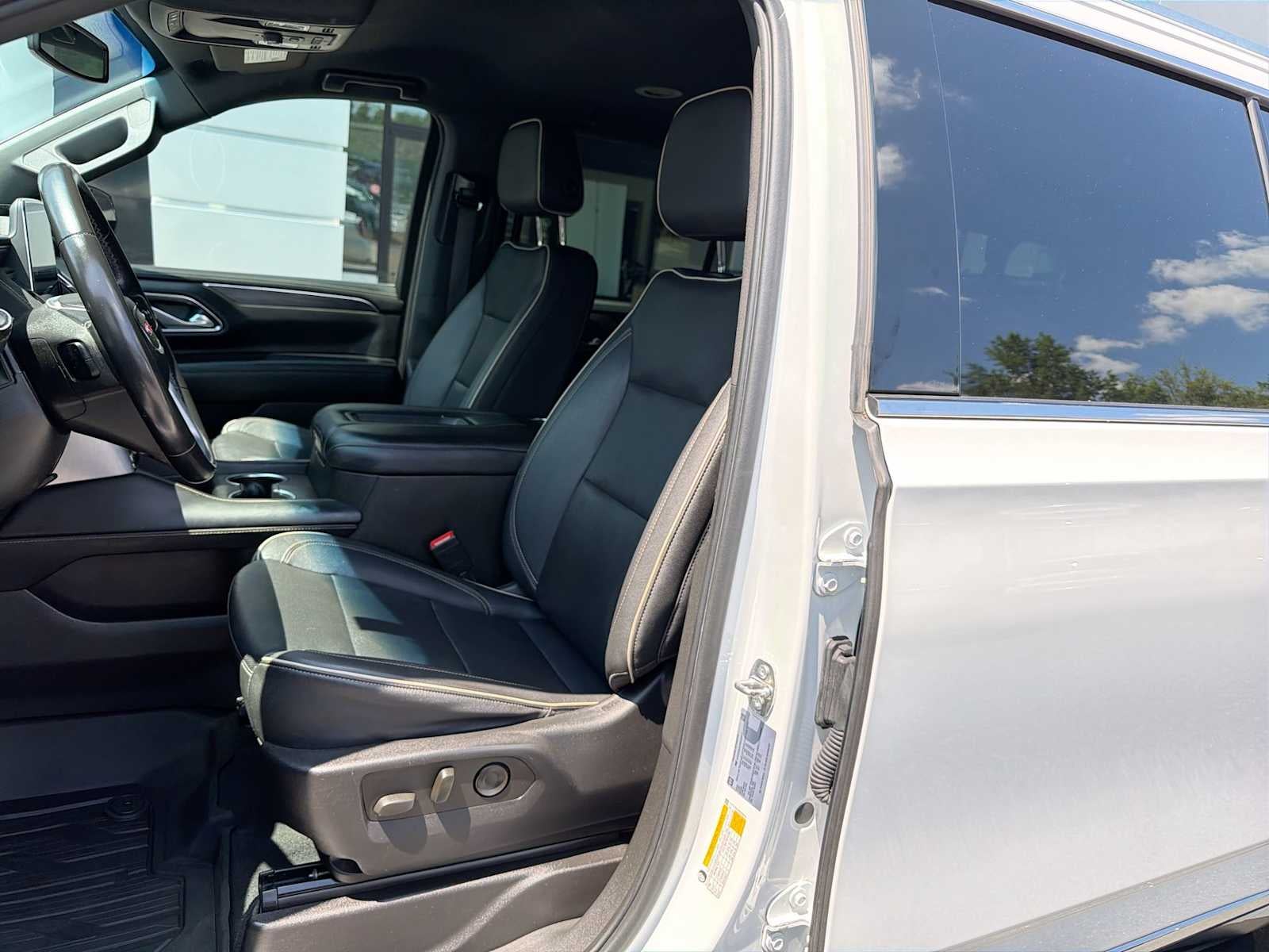 2022 GMC Yukon XL SLT