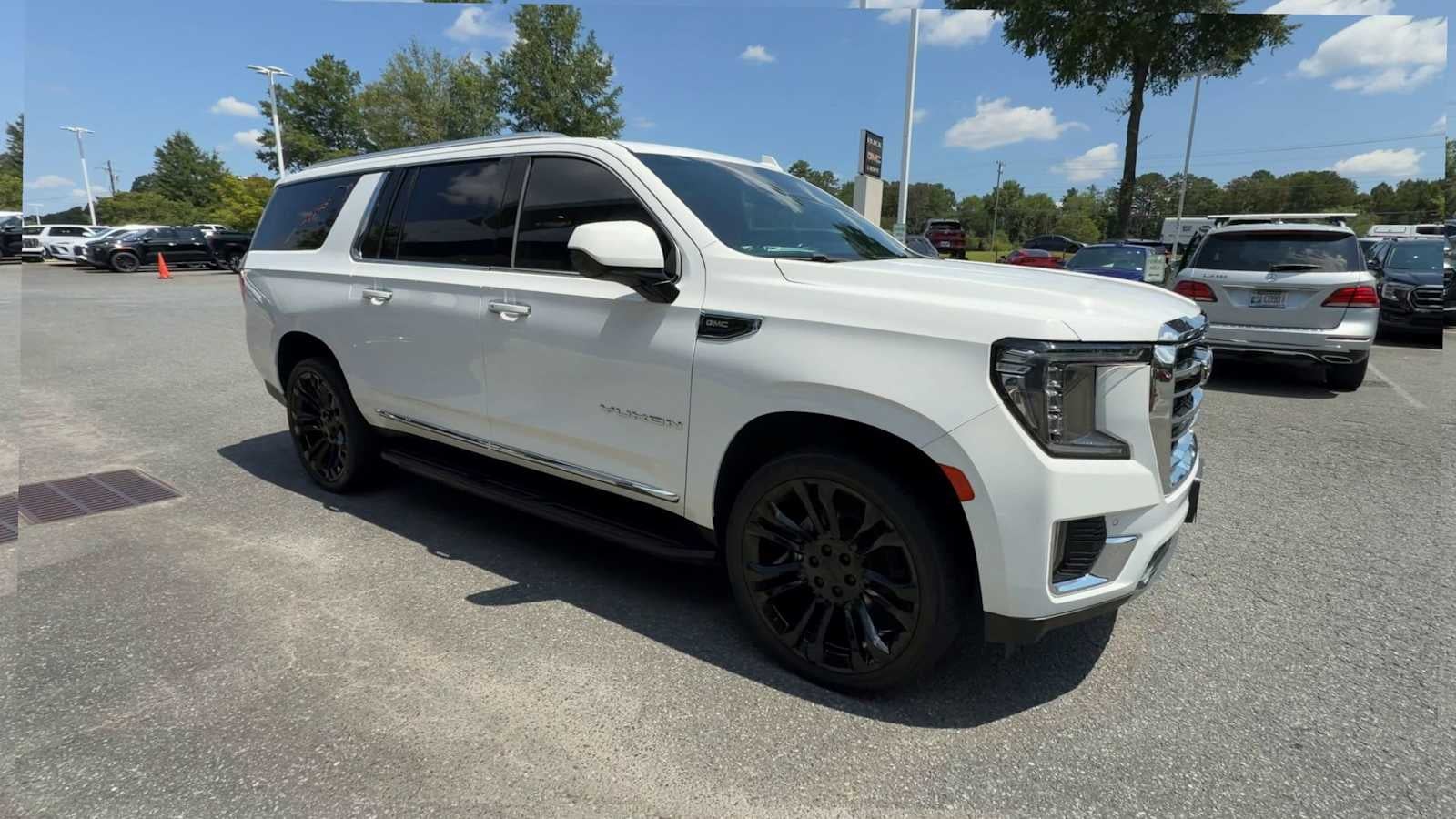 2022 GMC Yukon XL SLT