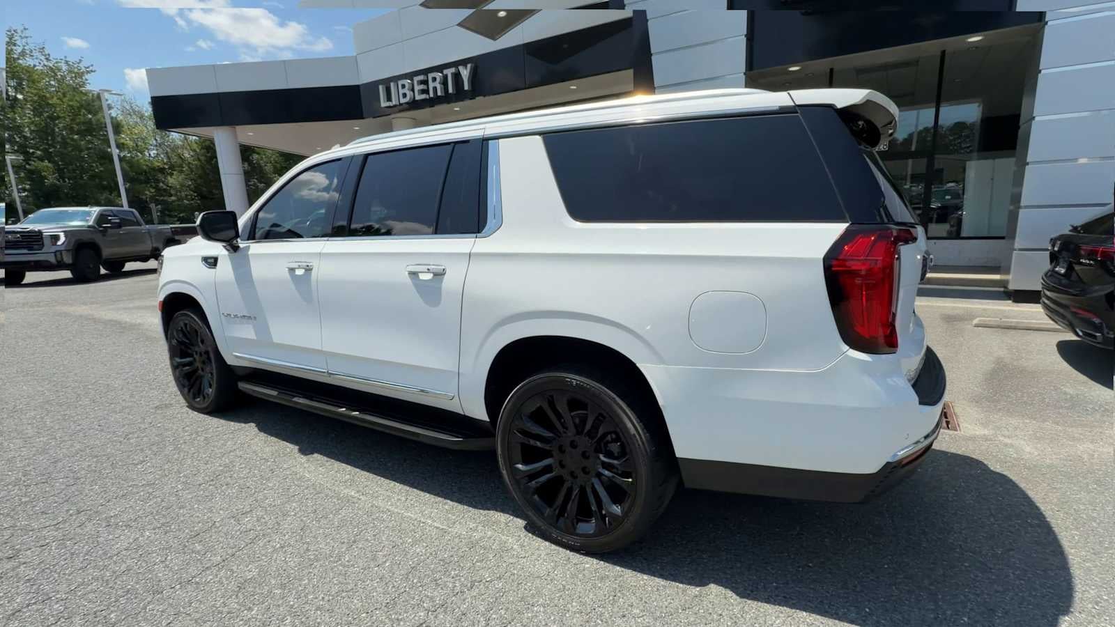 2022 GMC Yukon XL SLT