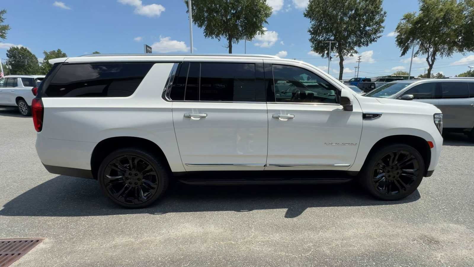 2022 GMC Yukon XL SLT