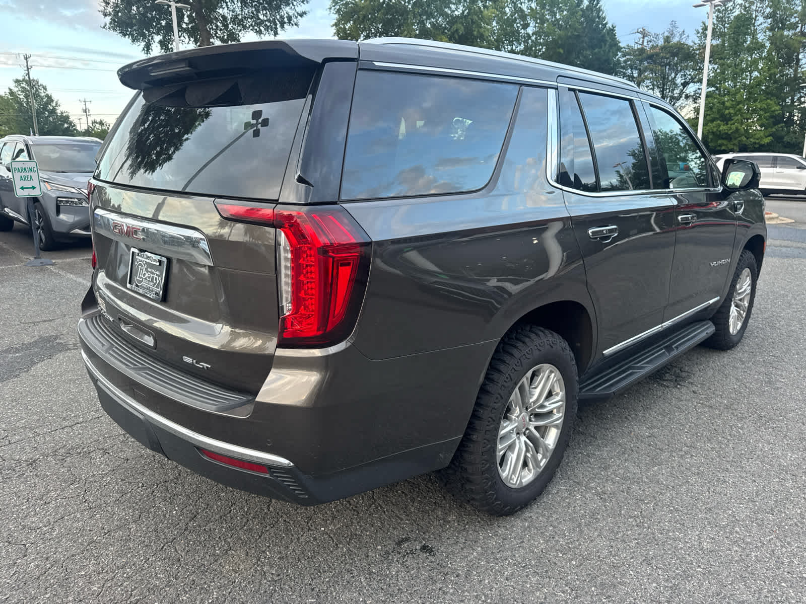 2021 GMC Yukon SLT