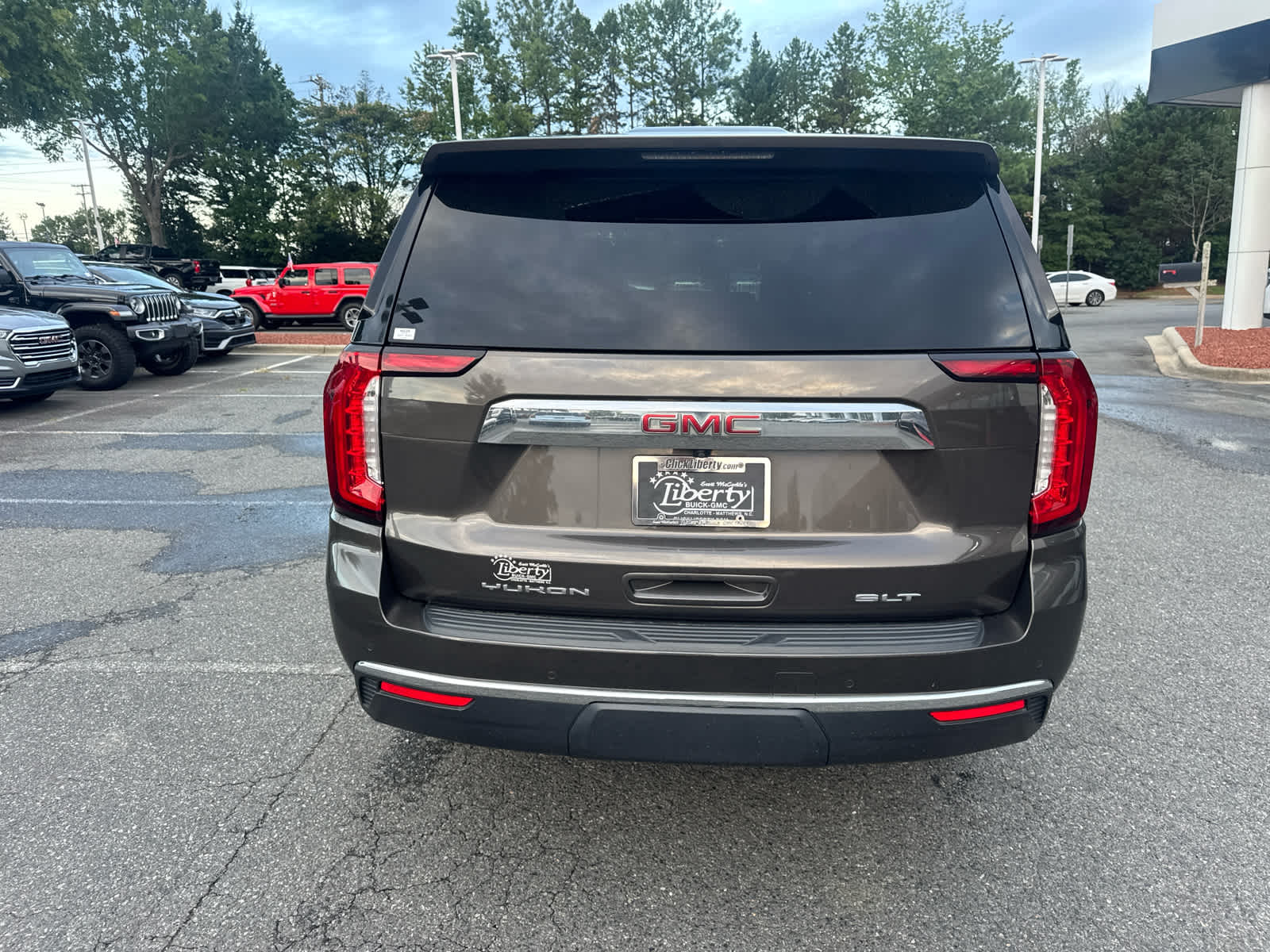 2021 GMC Yukon SLT