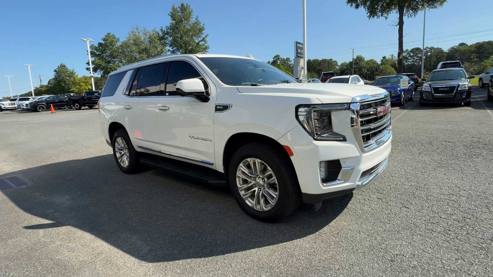 2023 GMC Yukon SLT