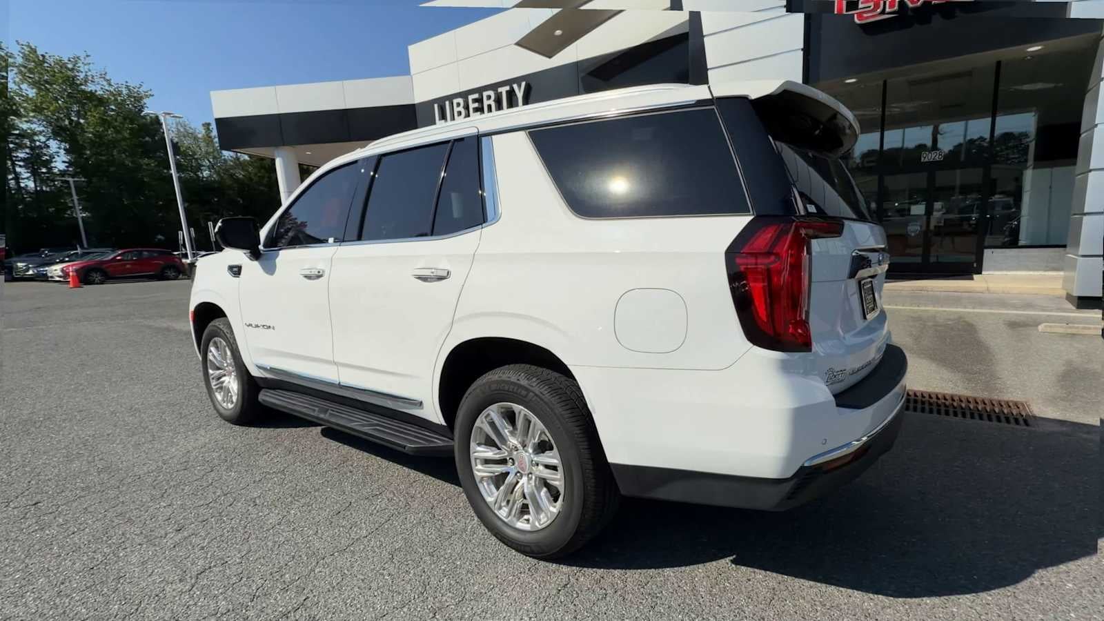 2023 GMC Yukon SLT