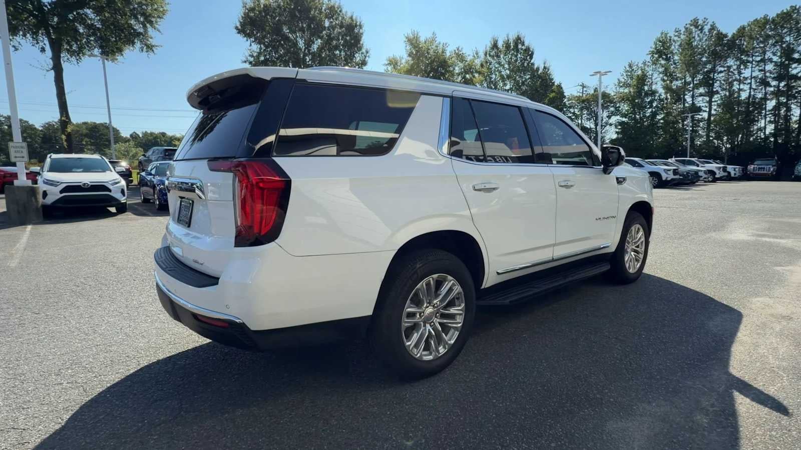 2023 GMC Yukon SLT