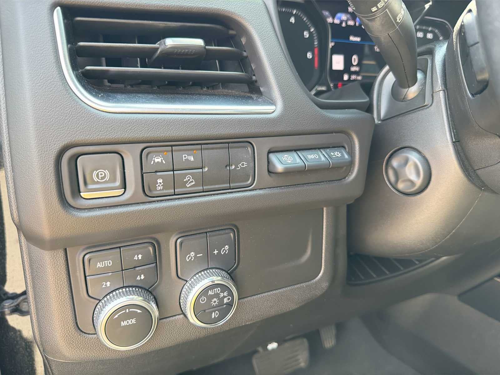 2021 GMC Yukon XL AT4