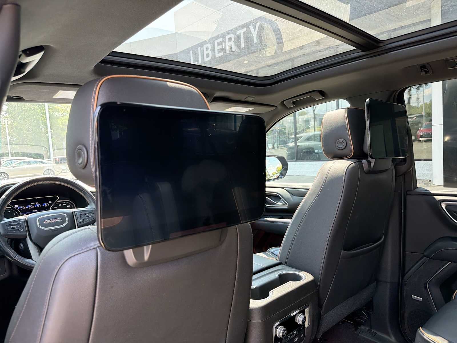 2021 GMC Yukon XL AT4