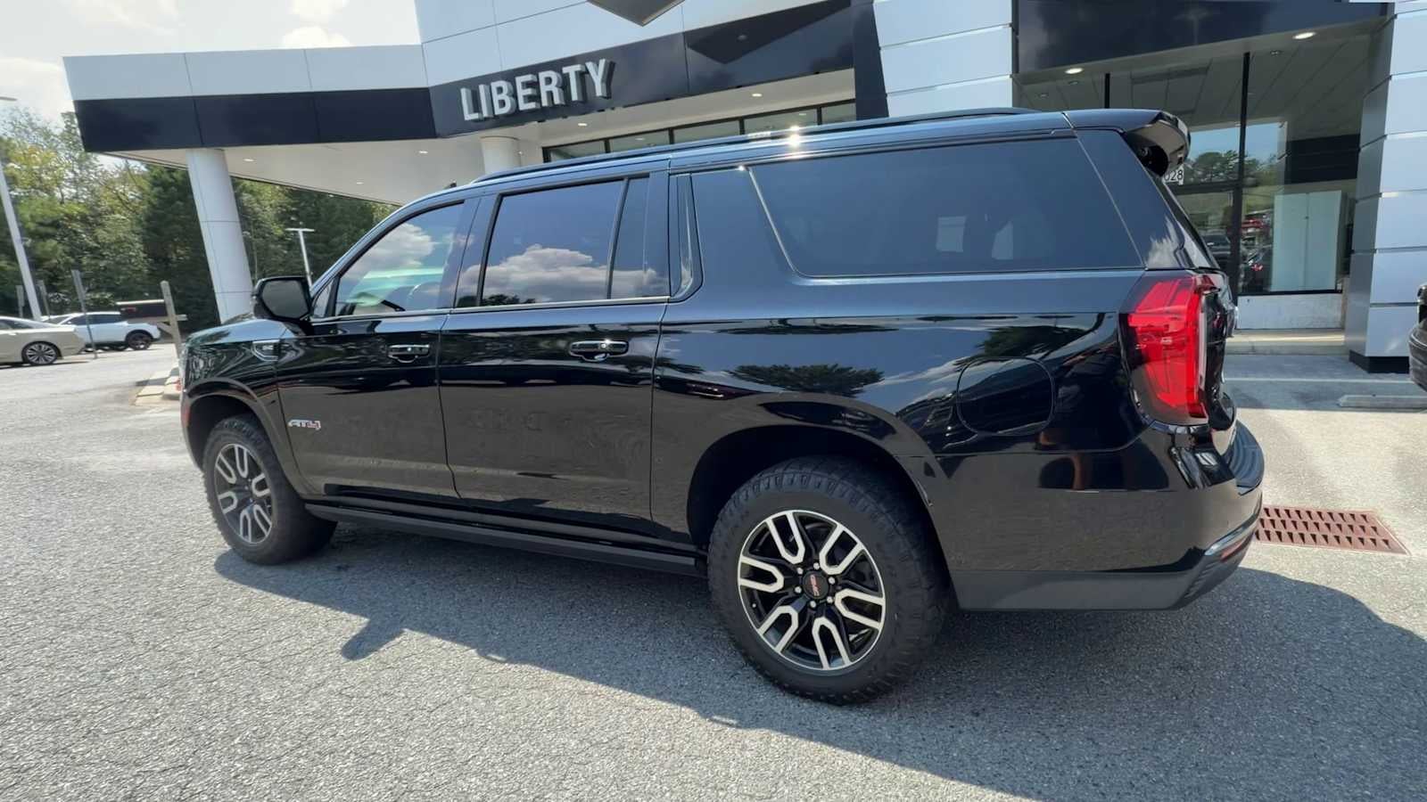 2021 GMC Yukon XL AT4