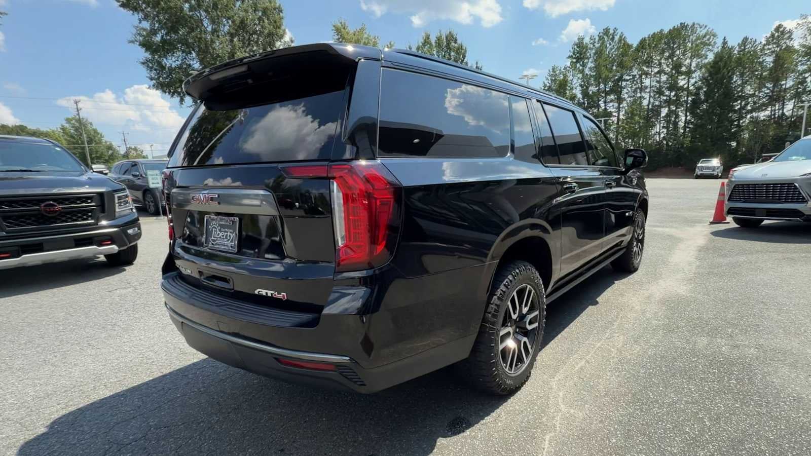 2021 GMC Yukon XL AT4