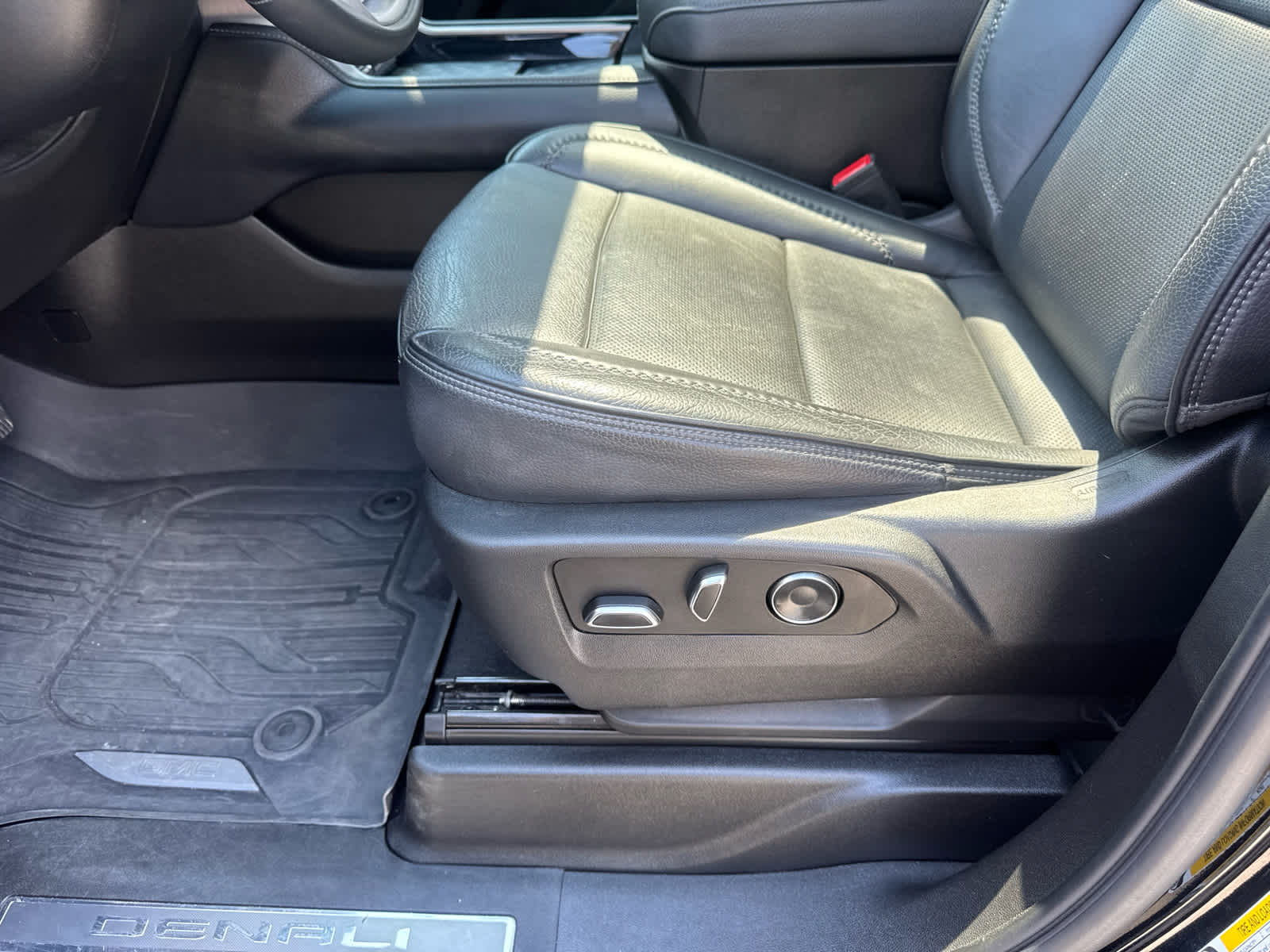 2023 GMC Yukon Denali Denali