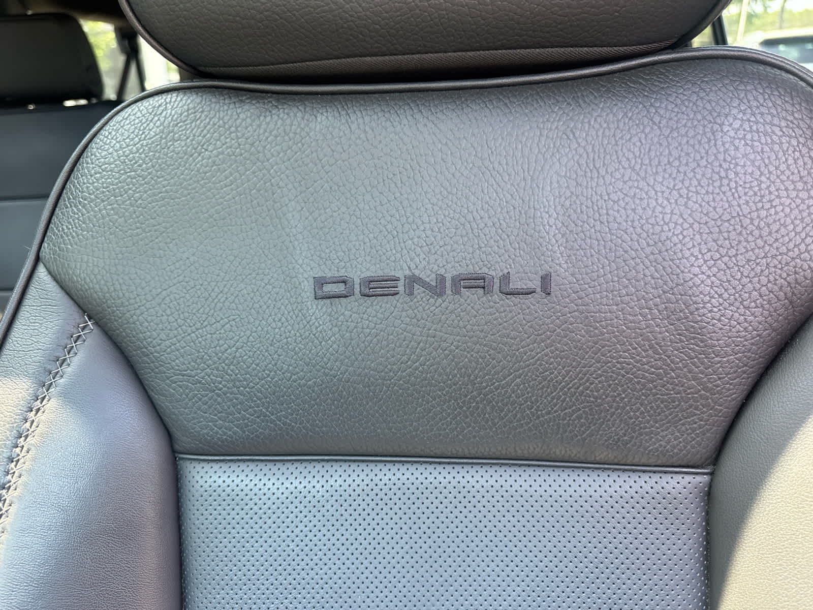 2023 GMC Yukon Denali Denali