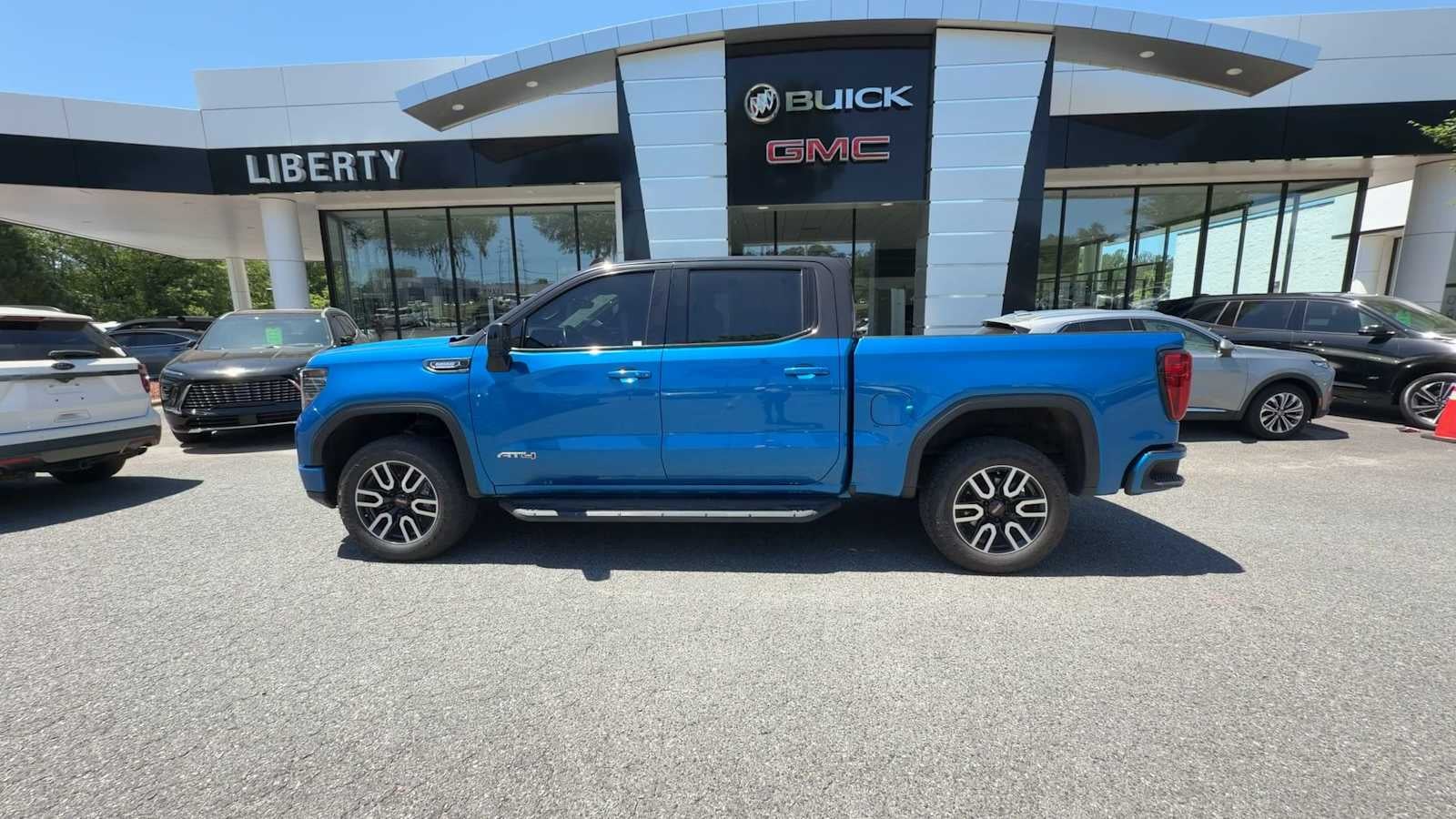 2023 GMC Sierra 1500 AT4