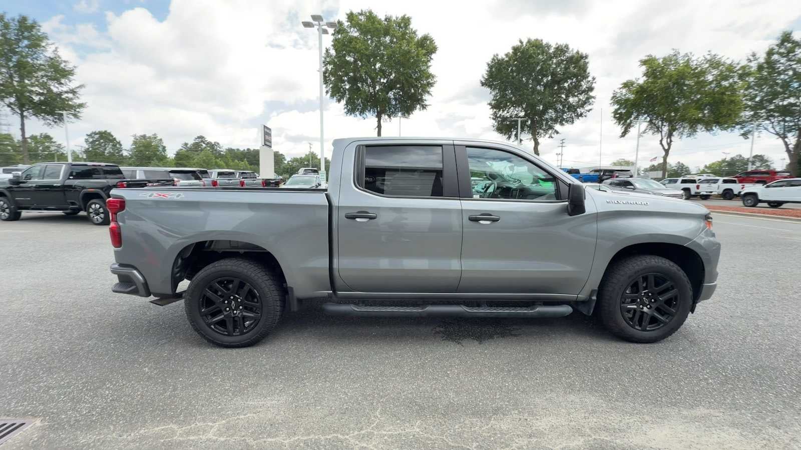 2025 Chevrolet Silverado 1500 Custom
