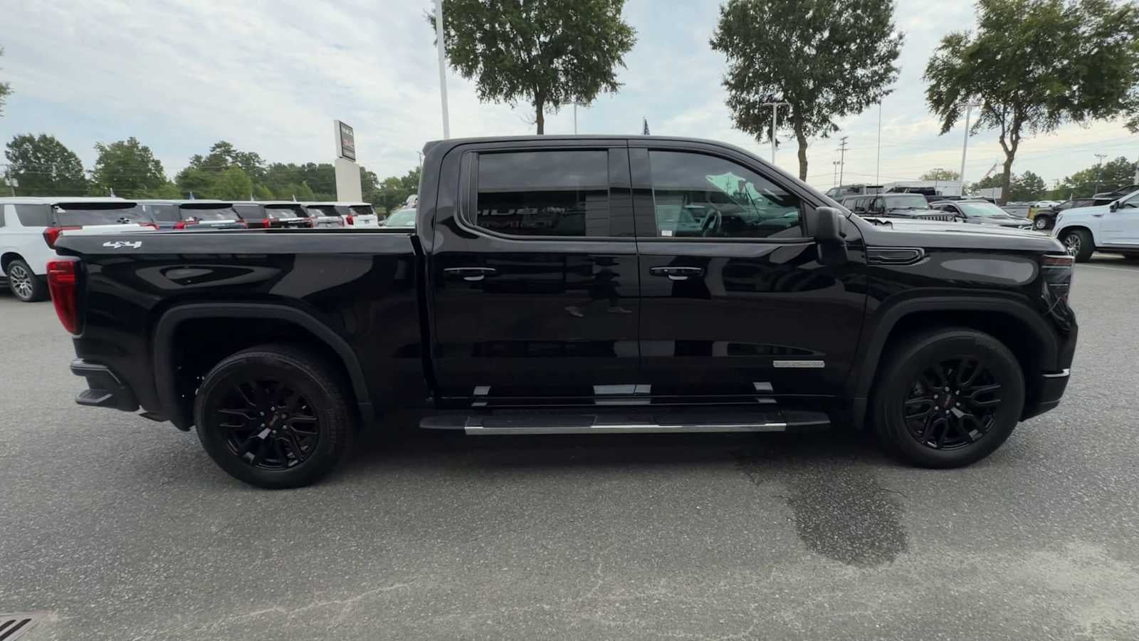2023 GMC Sierra 1500 Elevation