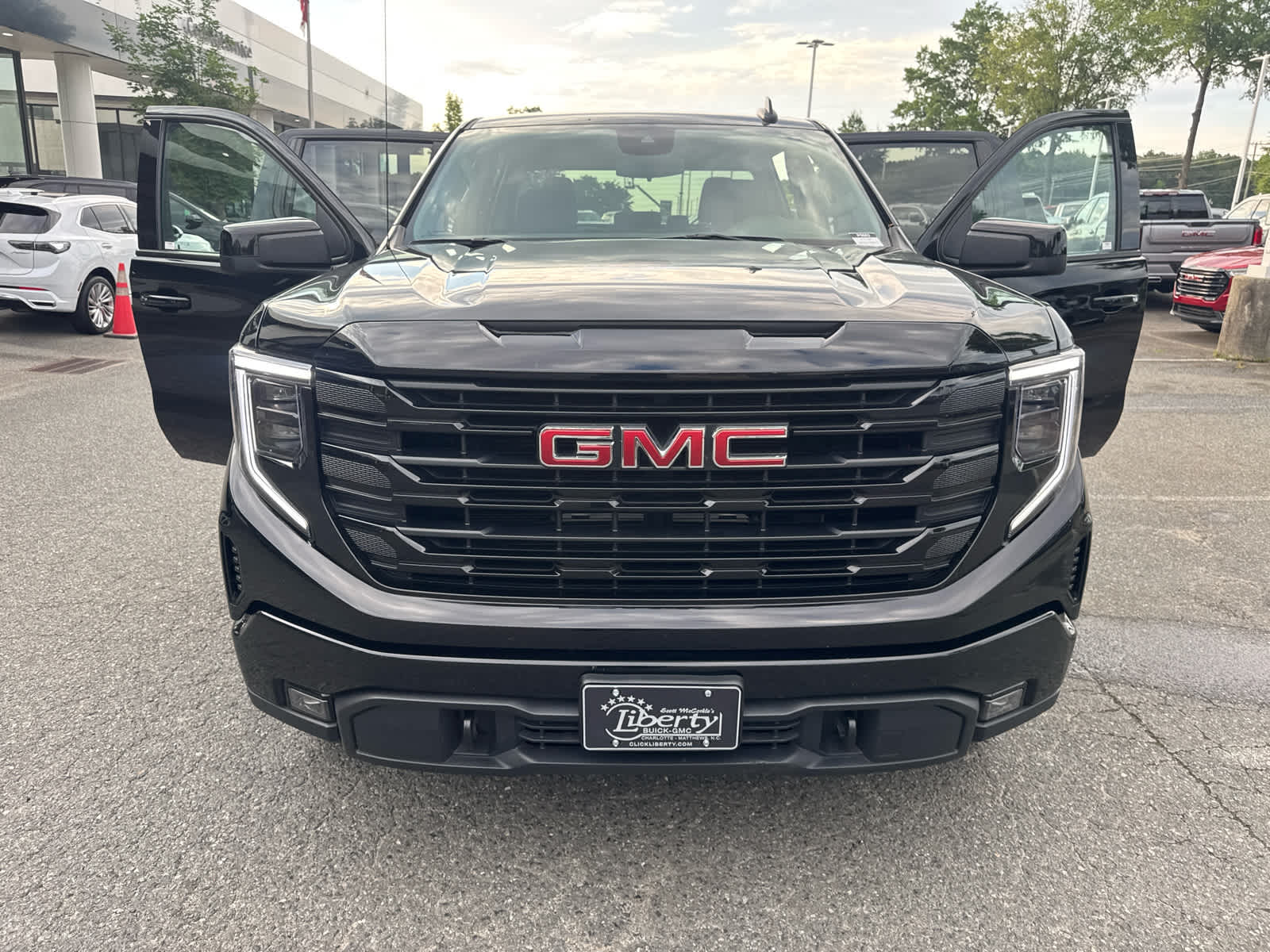 2025 GMC Sierra 1500 Elevation