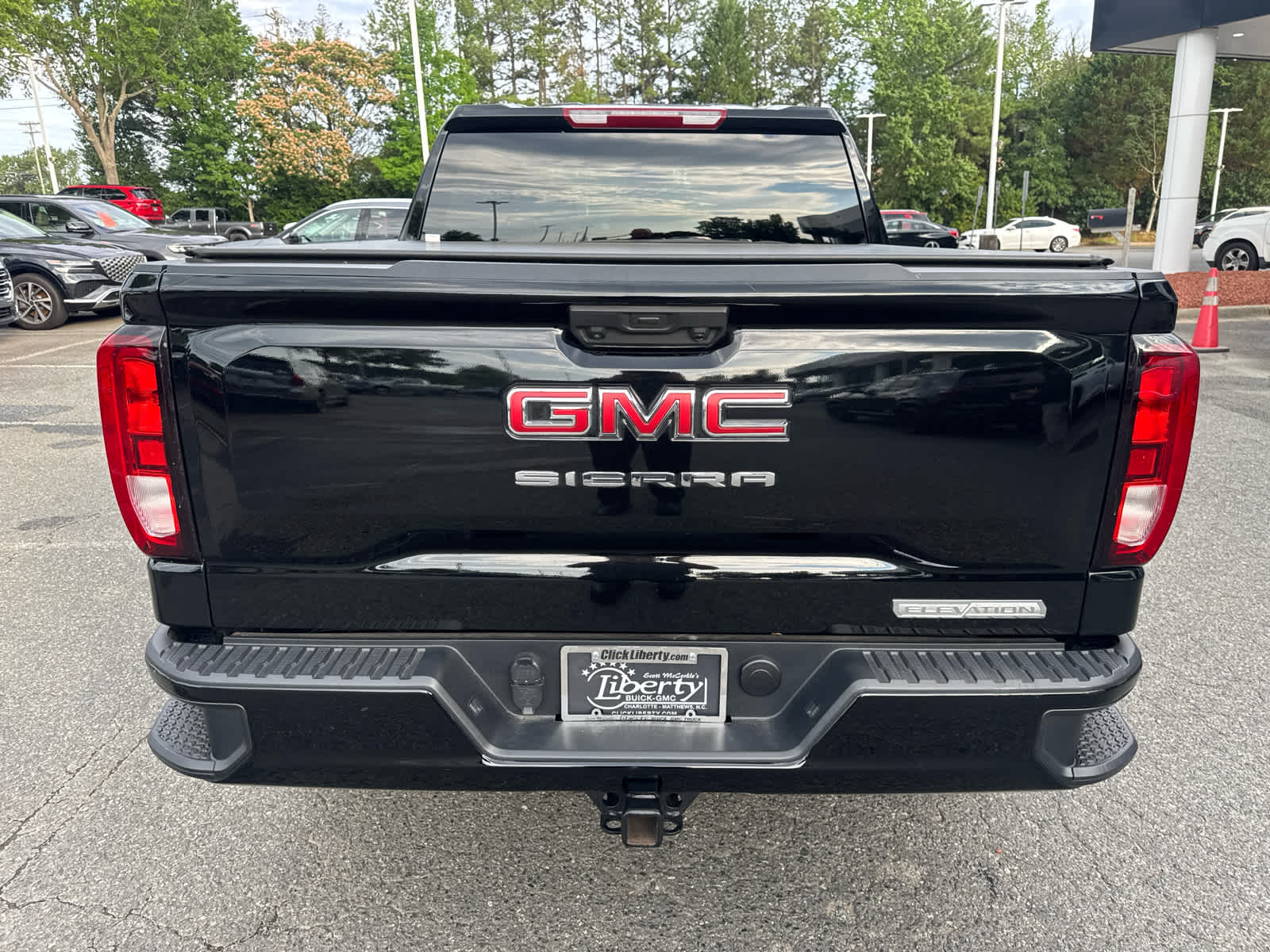 2025 GMC Sierra 1500 Elevation