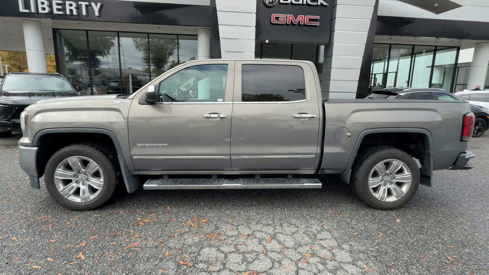 2017 GMC Sierra 1500 SLT