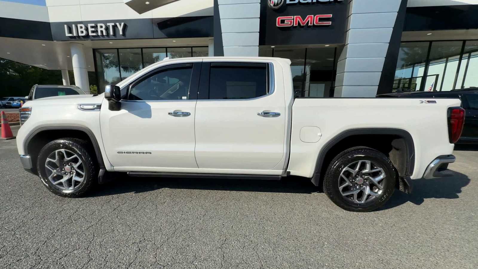 2022 GMC Sierra 1500 SLT