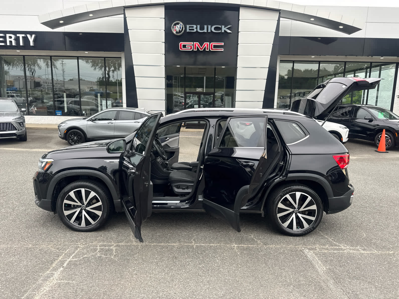 2022 Volkswagen Taos SE