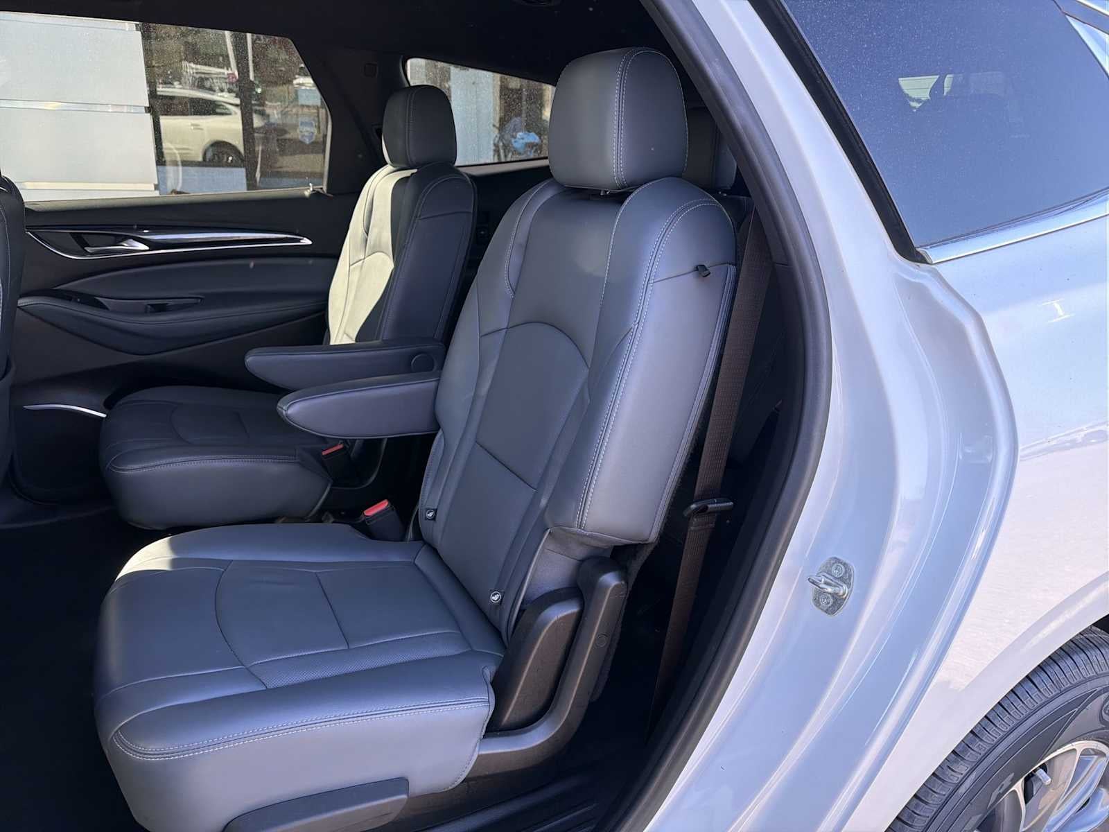 2022 Buick Enclave Essence