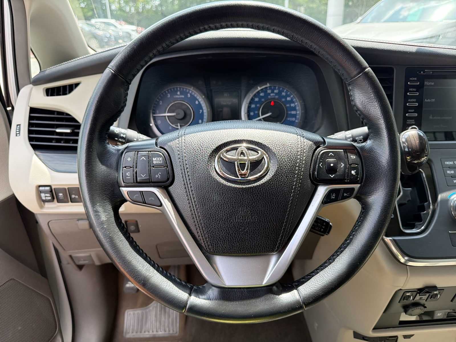 2019 Toyota Sienna XLE Premium