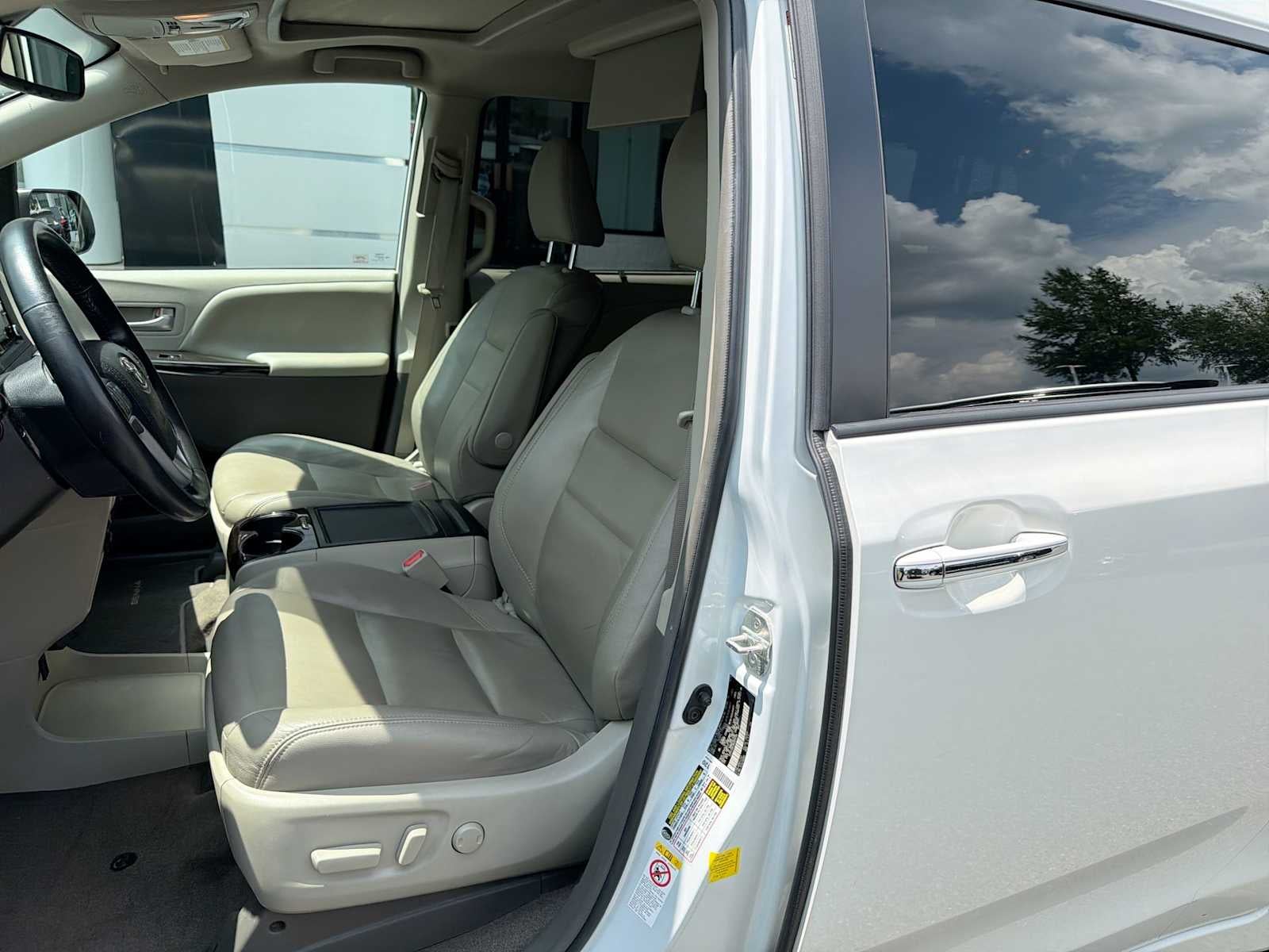 2019 Toyota Sienna XLE Premium