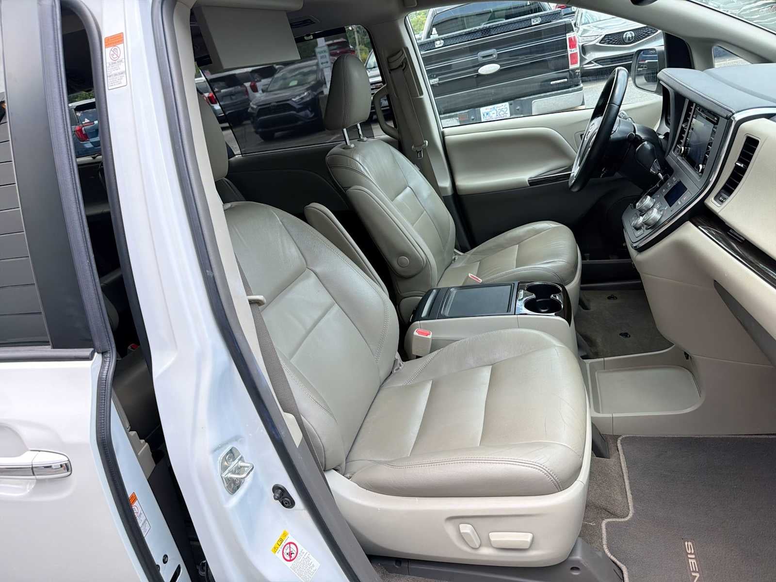 2019 Toyota Sienna XLE Premium
